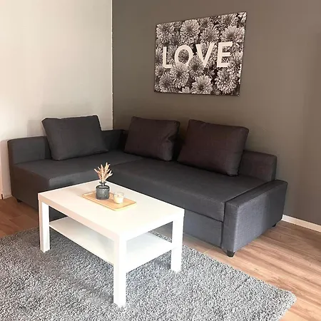 Apartment Sehr Schoenes Und Moebliertes *