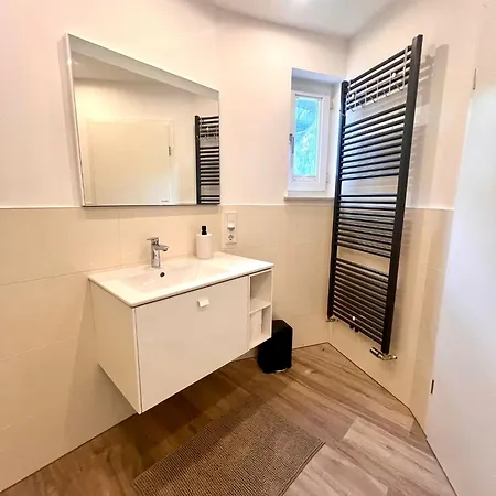 Sehr Schoenes Und Moebliertes Apartment