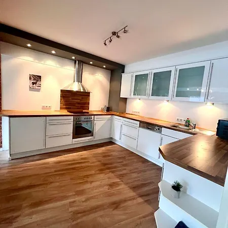 Apartment Sehr Schoenes Und Moebliertes *