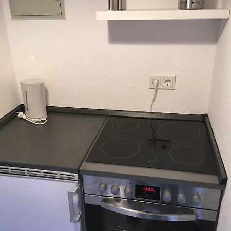 Sehr Schönes Und Möbliertes