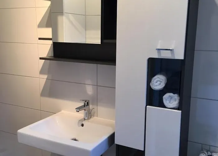 Sehr Schoenes Und Moebliertes