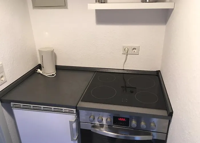 Sehr Schoenes Und Moebliertes